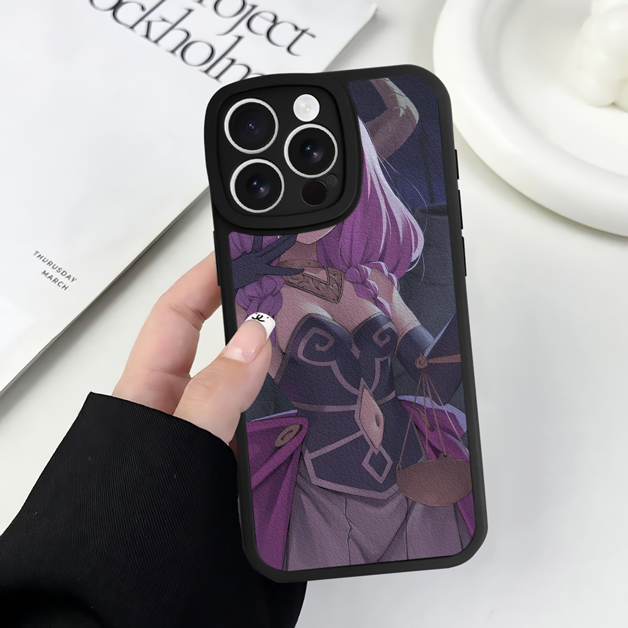（画像用） 葬送のフリーレン Frieren 【iPhone 16シリーズ対応】シリコンスマホケース（レザー調） 材質：シリコン